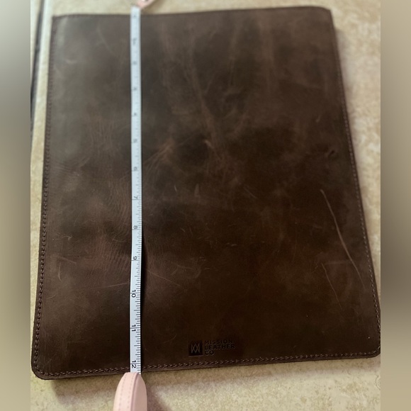 Leather MacBook Sleeve | Vertical - Picture 7 of 7